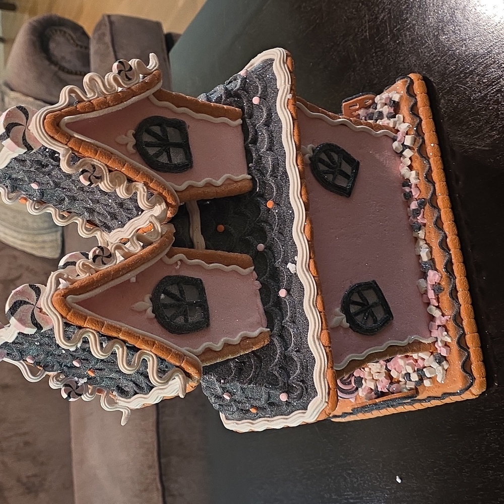 Viral Pink Halloween Gingerbread House Decor-NWT - Picture 9 of 11